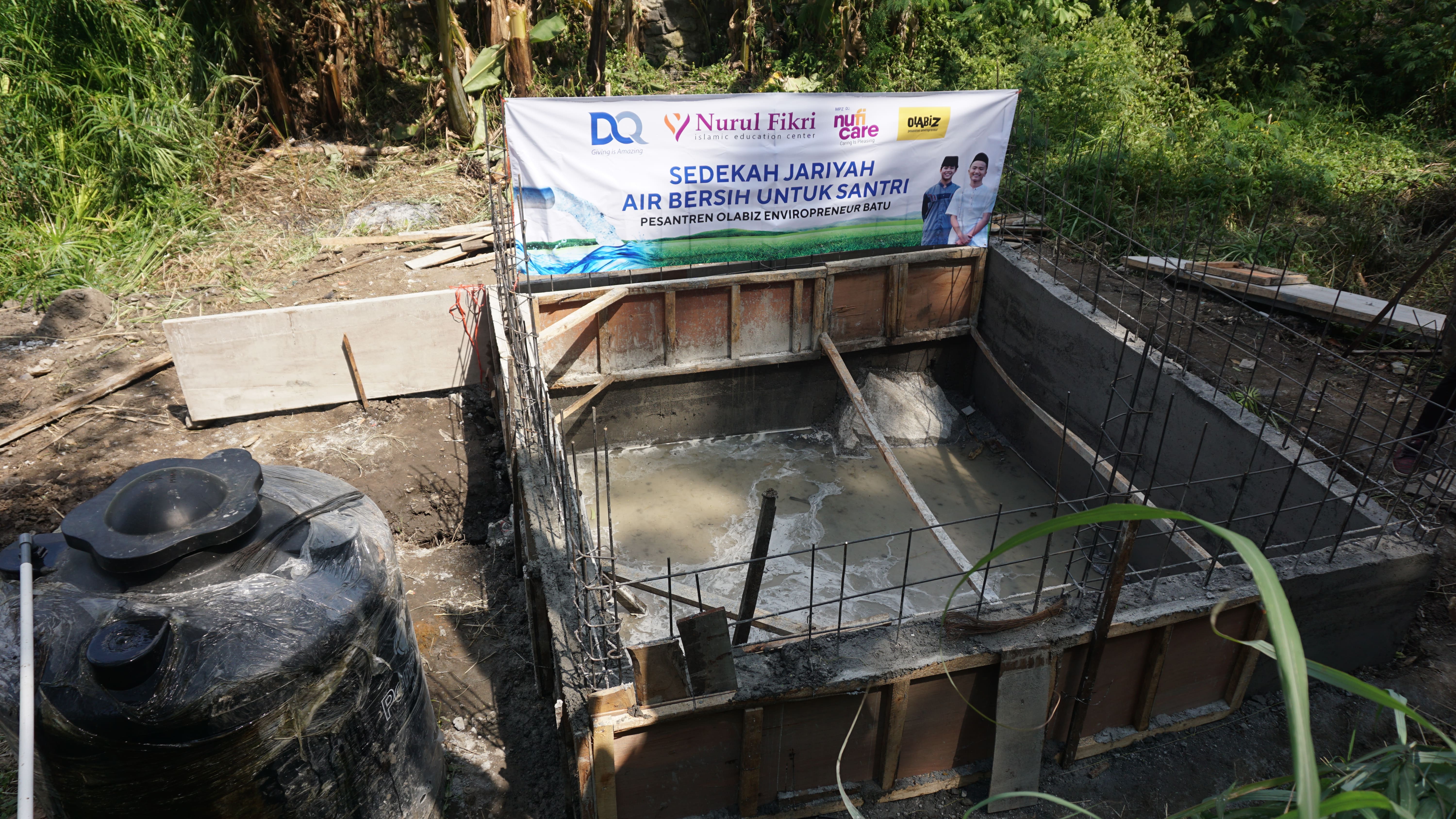 Dukung Santri Penghafal Al-Qur’an, Wakaf Dompet Al-Qur’an Indonesia dan LAZ Dompet Al-Qur’an Indonesia Salurkan Pembangunan Aliran Air Bersih di Eco Pesantren Olabiz Batu